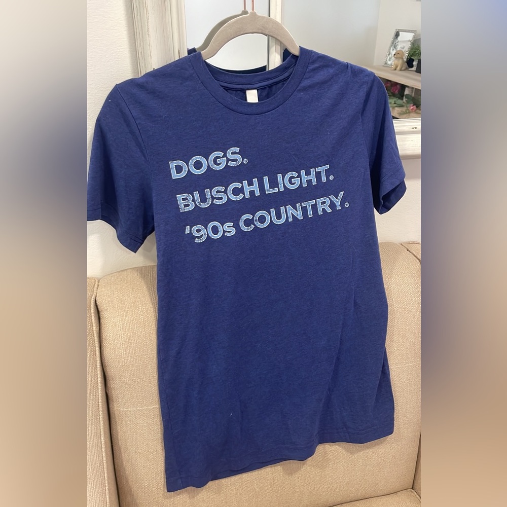 Dogs. Busch Light. 90s country. T-shirt size small EUC boutique find